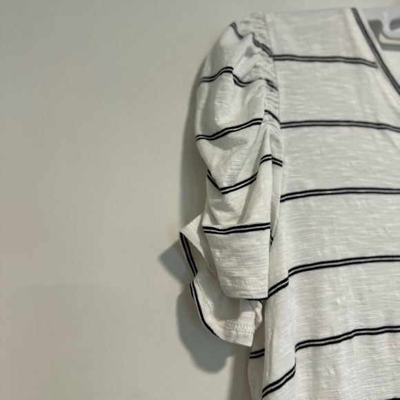 Green Envelope Womens Large White w/ Black Stripes Rushed Balloon Sleeve Tee. - Picture 8 of 9